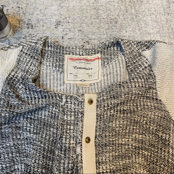 Anthropologie White, Black and Gold Knit Blazer in Size Small. - Picture 3 of 11